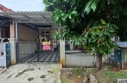 Ready-to-Use House, 1 Floor, Semi-Furnished, in Banjar Wijaya Cluster 1
