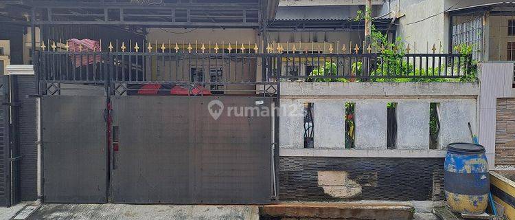 Rumah Sudah Direnovasi, Selatan, di Cluster Albasia, Taman Royal 3 1