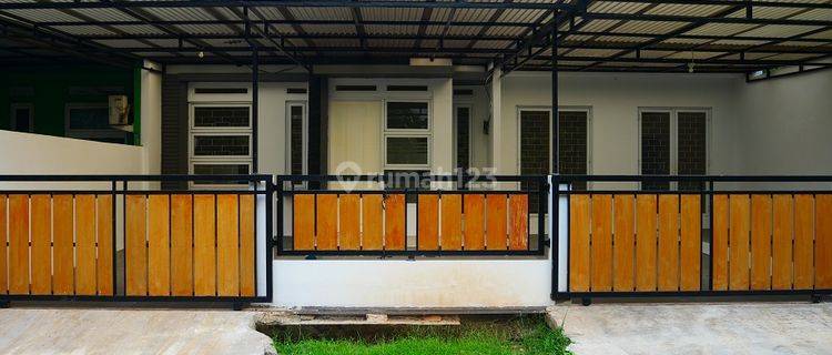 Rumah sudah direnovasi dan siap huni Utara,diCluster Gold Serpong Park 1