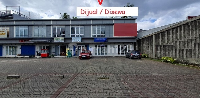 Ready-to-Use Shop House, 2 Floors, Facing Boulevard, Located at Azores Shop House 1