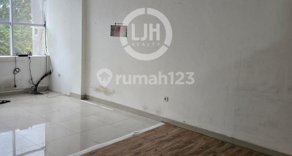 Ready-to-Use Shop House on Jl. Pesanggrahan Area, West Jakarta 1