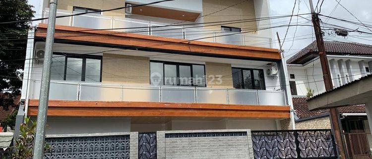 Dijual Rumah Lux 3 Lantai Di Komplek Cigadung Sayap Dago Tpk 1
