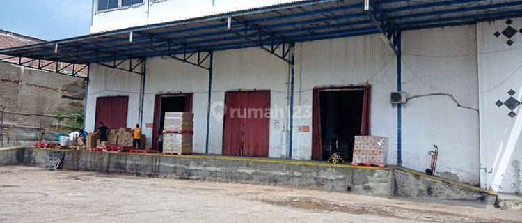 Gudang Aktif Lokasi Tengah Kota, Soekarno Hatta 1
