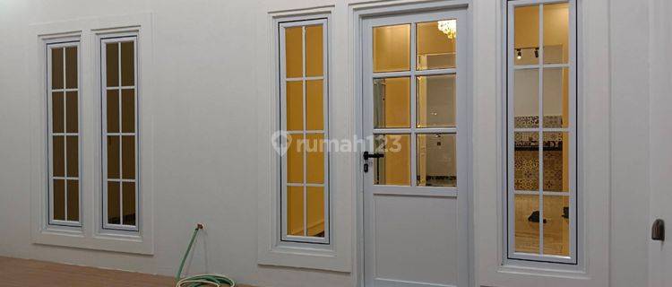 RUMAH CLASSIC STRATEGIS CIKARANG 5 MENIT KE LIVING PLAZA JABABEKA 1