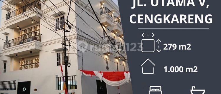 For quick sale, a fully furnished boarding house on a main road in Cengkareng, West Jakarta, with occupancy above 95%, negotiable price. 1