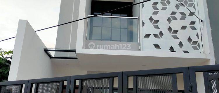 Rumah baru minimalis modern 3 lantai BSD Melati Mas 1