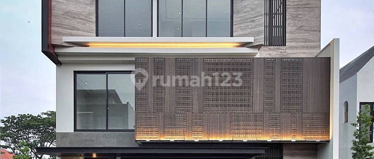 Rumah Citraland Dekat Graha Family, Pakuwon Indah 1