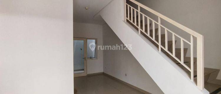 Dijual Cepat Rumah 2 Lantai Kosongan Rapi di Layar Permai Cash Only 1