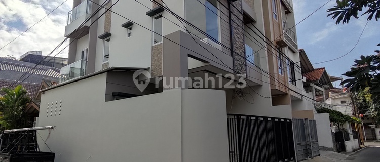 Rumah Minimalis Modern Tomang Siap Huni Bebas Banjir 1