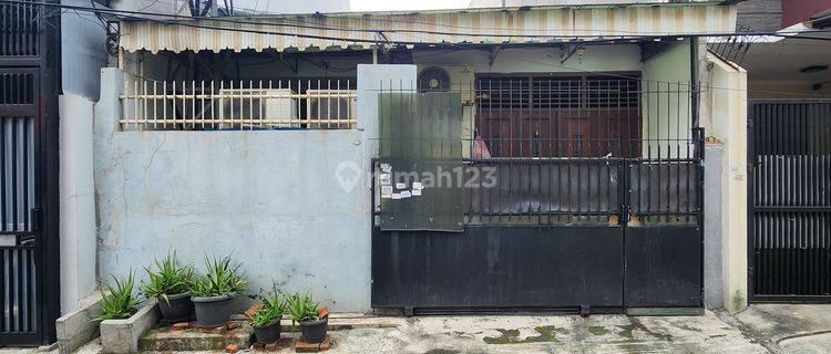 Dijual Rumah Lama Layak Pakai Mandala Barat Tomang 1