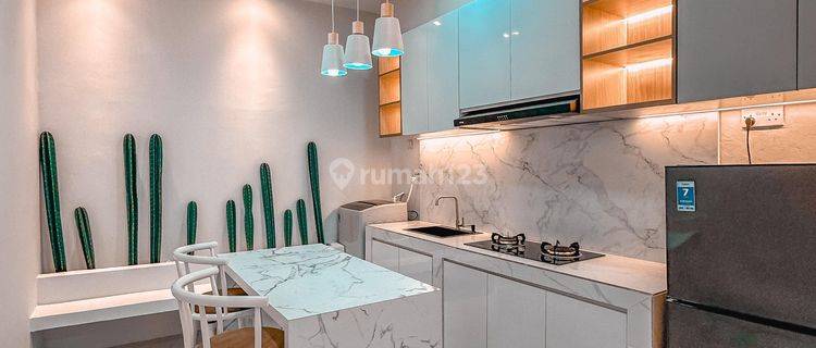 Rumah Bagus Furnished HGB di Azure Extension, Batam 1