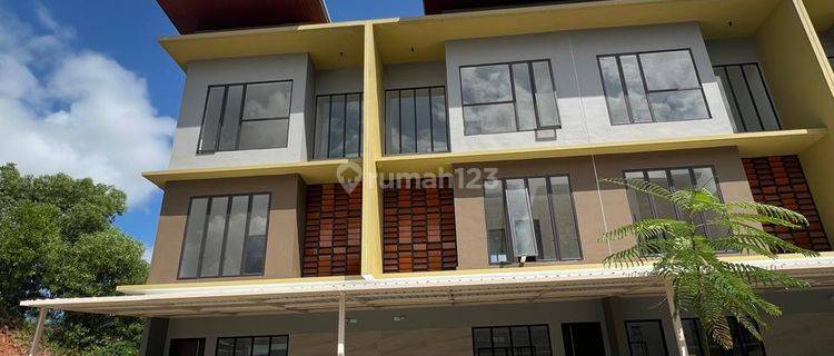 DIJUAL CEPAT RUMAH TYPE KING PENTHOUSE (ada kolam renang) 1