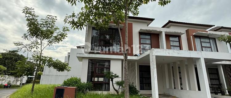 For Rent: Grand Orchid House, Hook Position 1
