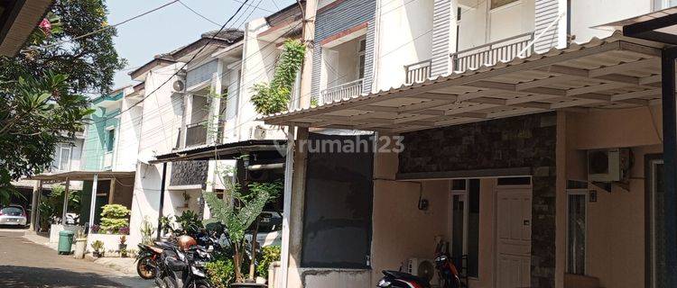 Rumah Furnished di Jl. Sarpa Dalam Cluster 2 Lantai Bagus 1