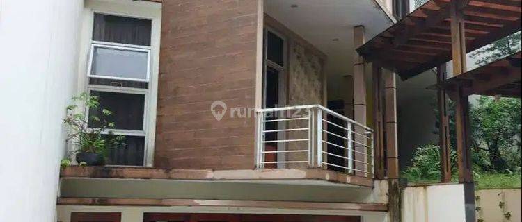 Rumah Disewakan Dalam Town House Furnished Bagus Hadap Timur Laut 1