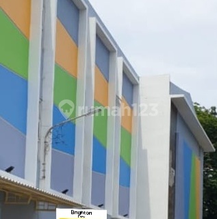 3-Storey Shop House for Sale on Basuki Rahmat Street, Tuban 1