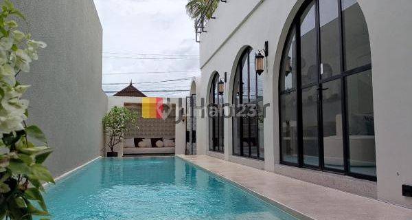 Villa for sale with 3 bedrooms at Canggu, strategic location, only 10 minutes to Batu Bolong Beach 1