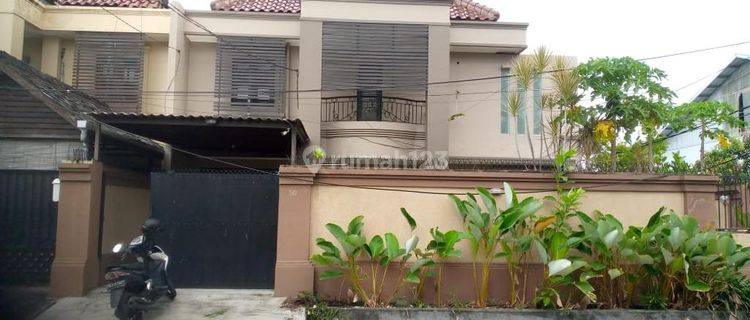 Rumah Mewah Hook Full Marmer Akses Jalan Besar di Kerobokan 1