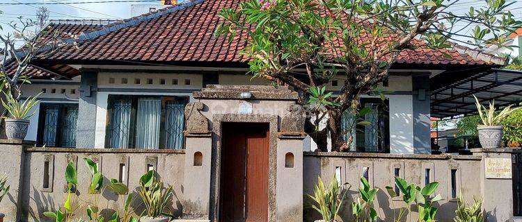 Rumah Hook Lingkungan Perumahan One Gate Sidakarya 1