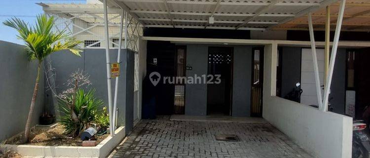 Rumah 2 Lantai Perum Golden East Cluster Alamanda Kebomas Gresik 1