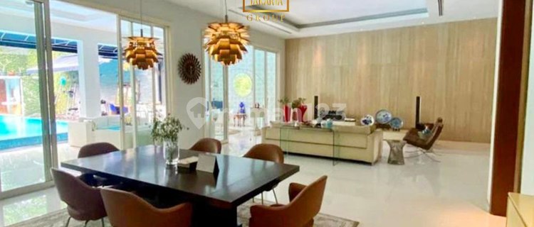 Prapanca Kebayoran Baru, Beautiful 3-Story House, Private Pool, Square Land 1