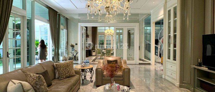 Menteng Modern Classic 2 Lantai, Private Pool, Tanah Persegi, Selatan 1