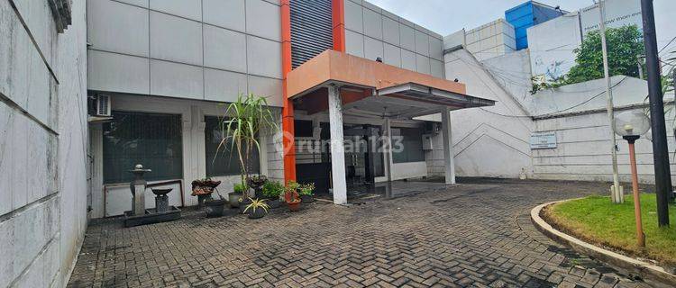 Cocok Utk Klinik, Bank, Kantor Dll Disewakan Rumah Raya Kertajaya Indah Surabaya 1050m2 1.5 Lantai Parkir Luas 1