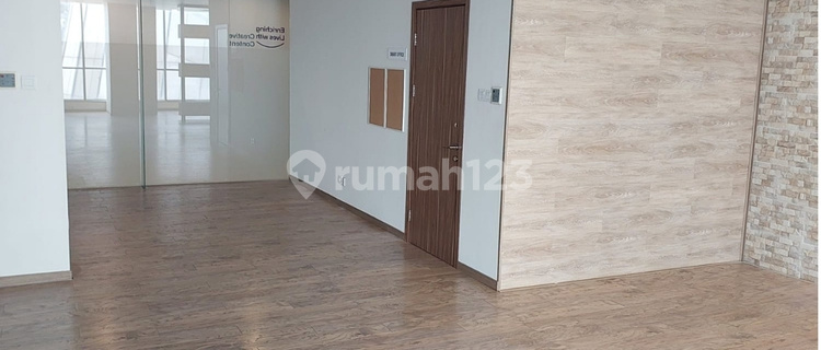 Disewakan Ruang Kantor Furnished di Apl Tower Central Park 1