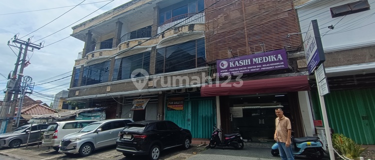 Ready-to-Use Shophouse in Diponegoro Area, Denpasar 1