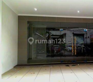 Ruko /gedung mini di Cikini; Jakarta Pusat 1
