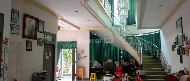 Rumah Mewah di Darmo Permai Timur selangkah ke jalan raya 1