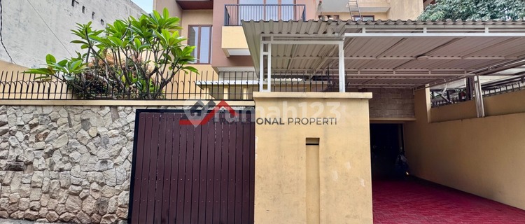 Rumah Modern Minimalis Siap Huni Lokasi Tenang