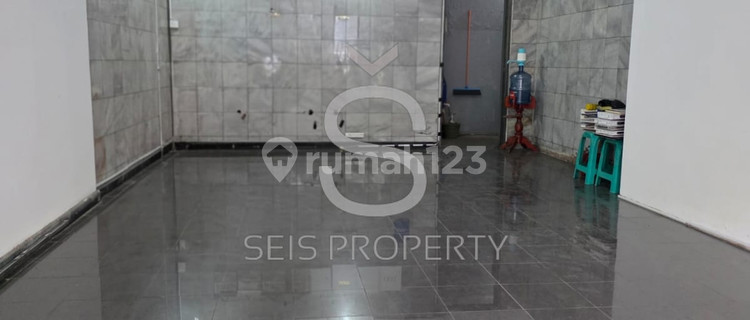 FOR RENT: 1-STORY SHOPHOUSE ON SUDIRMAN MAIN ROAD, BANDUNG 1