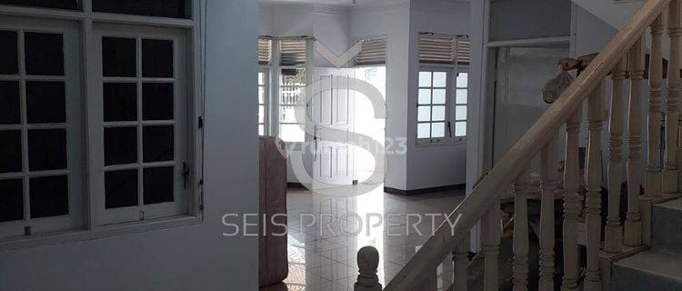 Disewakan Rumah Lokasi Srategis Di Perumahan Pasteur Bandung 1