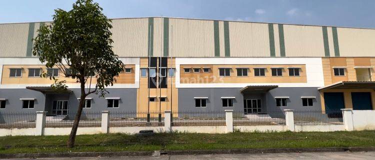 Gudang Bagus Dengan Loading Dock Di Kaw. Industri Delta Silicon 1