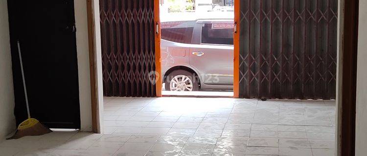 Disewakan ruko 1½ lantai lokasi strategis 100 meter dari Kopo 1