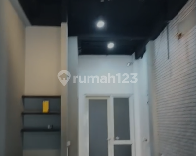 Modern Shop House Ready to Use Azores Pinewood Banjar Wijaya 1