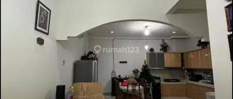 Rumah Kontrakan Bagus Semi Furnished SHM di Cluster Nirwana , Tangerang 1