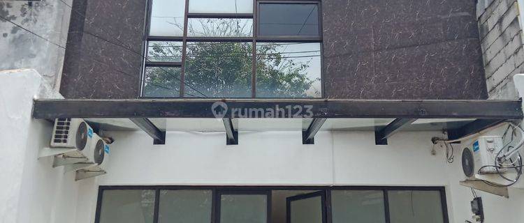 Ruko Siap Pakai, 3.5 Lantai di Jl. Raya Kebayoran Lama, Jaksel 1