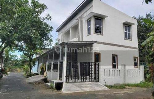 Rumah Modern di Citra Raya Grand Catania, Panongan, Tangerang 1