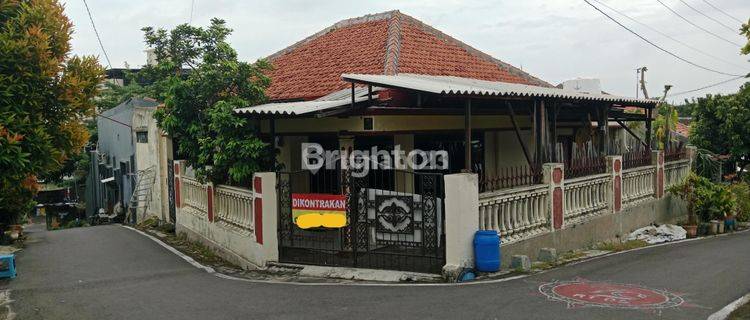 RUMAH DI LOKASI STRATEGIS DIKONTRAKAN 1