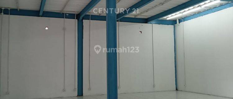 Disewa Ruko Gandeng Cocok Untuk Gudang Di Pondok Gede Dekat Tol 1