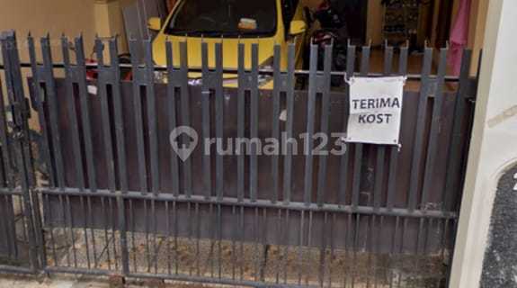 For Sale 11 Rooms Boarding House in Duri Kosambi, West Jakarta 1