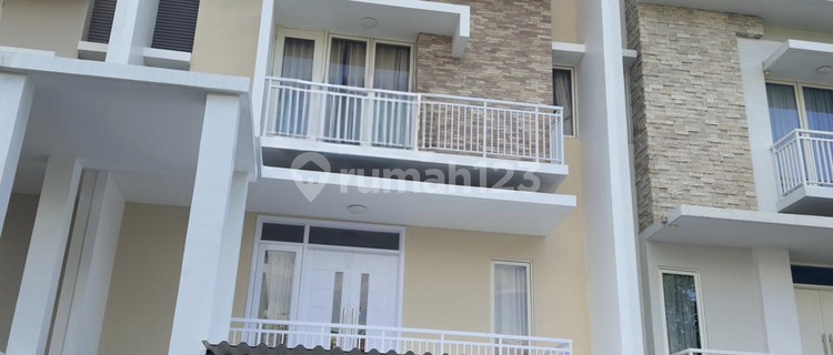 For Rent Fast Exclusive Strategic House in Kelapa Gading Jakarta 1