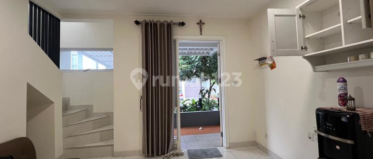 For Rent Furnished 2-Story House In Summarecon Serpong 1