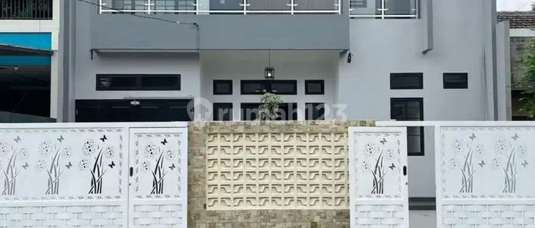 Jual Rumah Bagus Kondisi Masih Baru Griya Loka 5 + 2 Kamar Tidur di Bsd City Tangsel 1