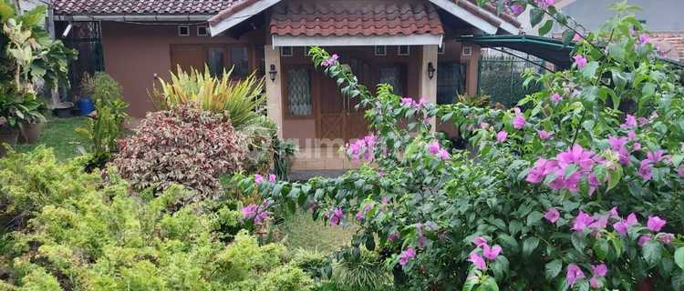 For Sale 1 Story House 3+1 Bedrooms Strategic Location in Ciputat Tangsel 1