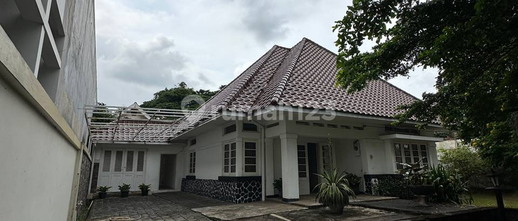 Rumah Tua Di Menteng SHM 1