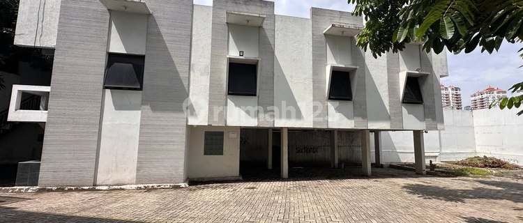 Office Building in Kebayoran Baru 1237.0 m² Semi Furnished Certificate of Ownership 1
