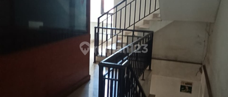 Strategic Shop House in Tebet 1